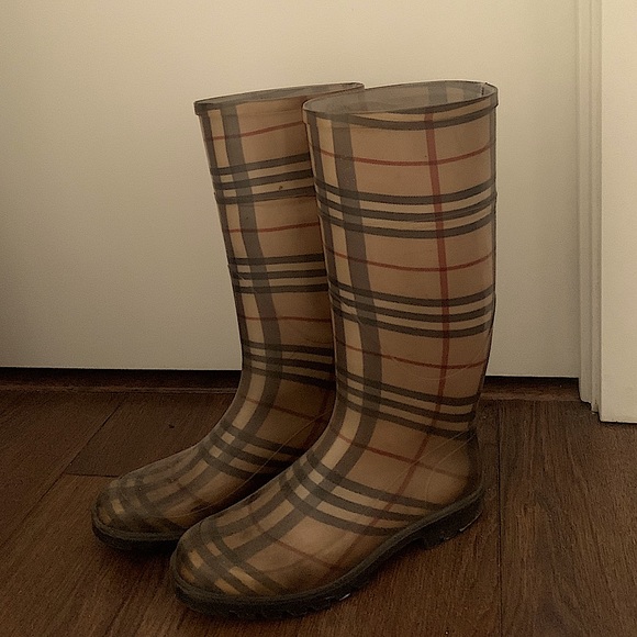 Burberry Check Rainboots - Picture 2 of 4